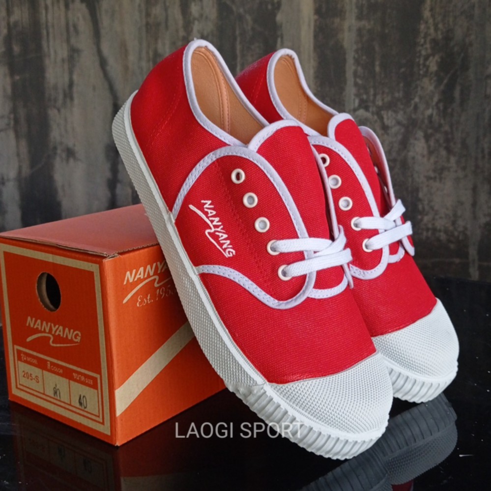 Sepatu nanyang motif merah polos