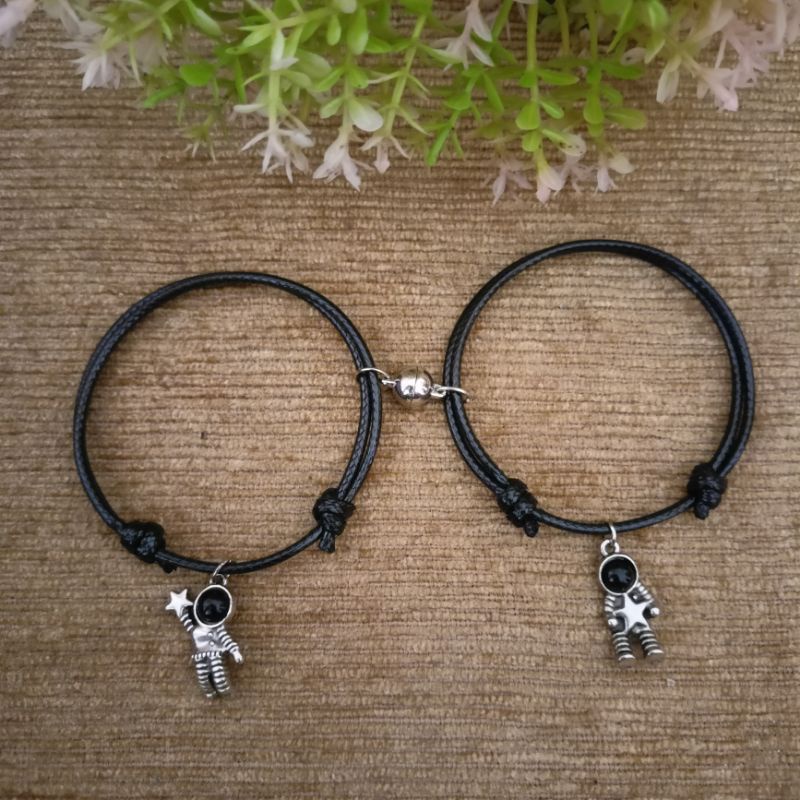 gelang couple astronot magnet friendship dengan magnet tali korea