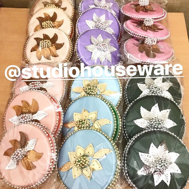 Tutup gelas hias Warna