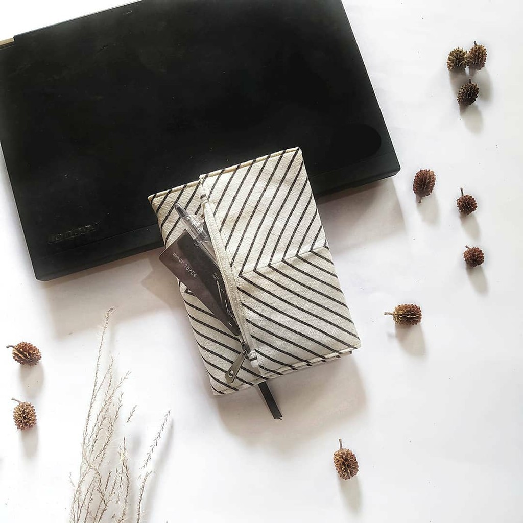 

NOTEBOOK A6 + POCKET / Buku Diary / Planner /Buku Agenda / Buku Catatan / Buku Journal - L. SETA