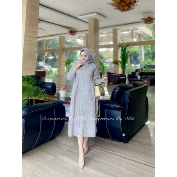 SHAQUEENARA BY TRQ MIDI DRESS