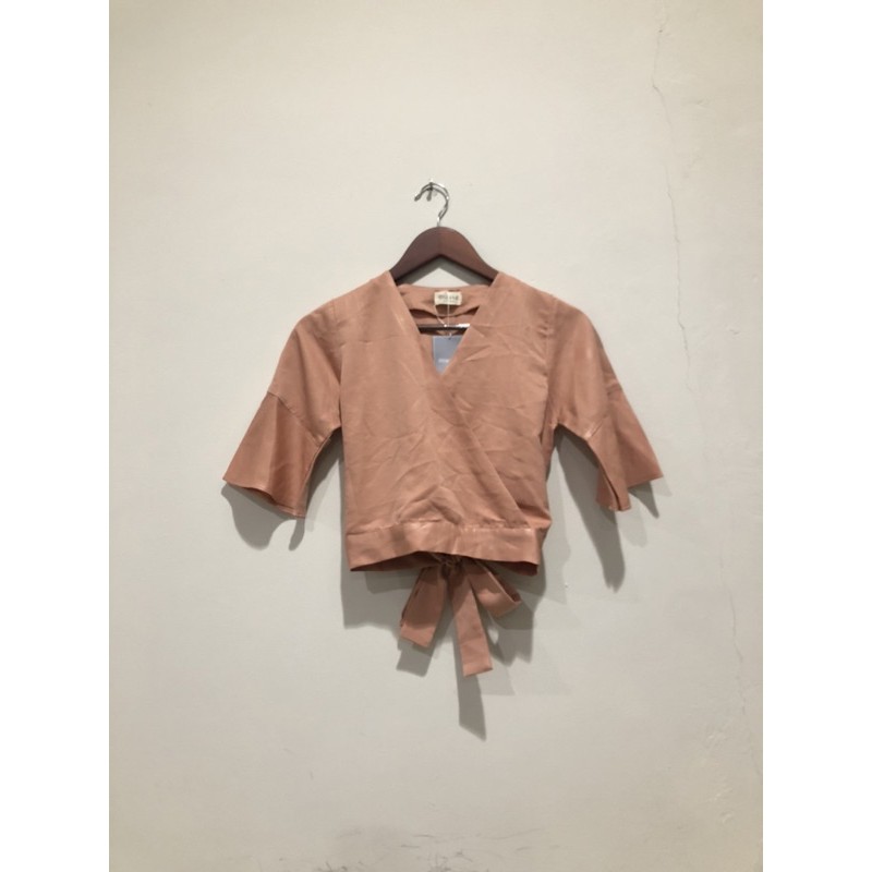 Baju Merk Musse Official Croptop Warna Nude Pink Valentine Mewah Croptop Ikat Pita V neck Premium
