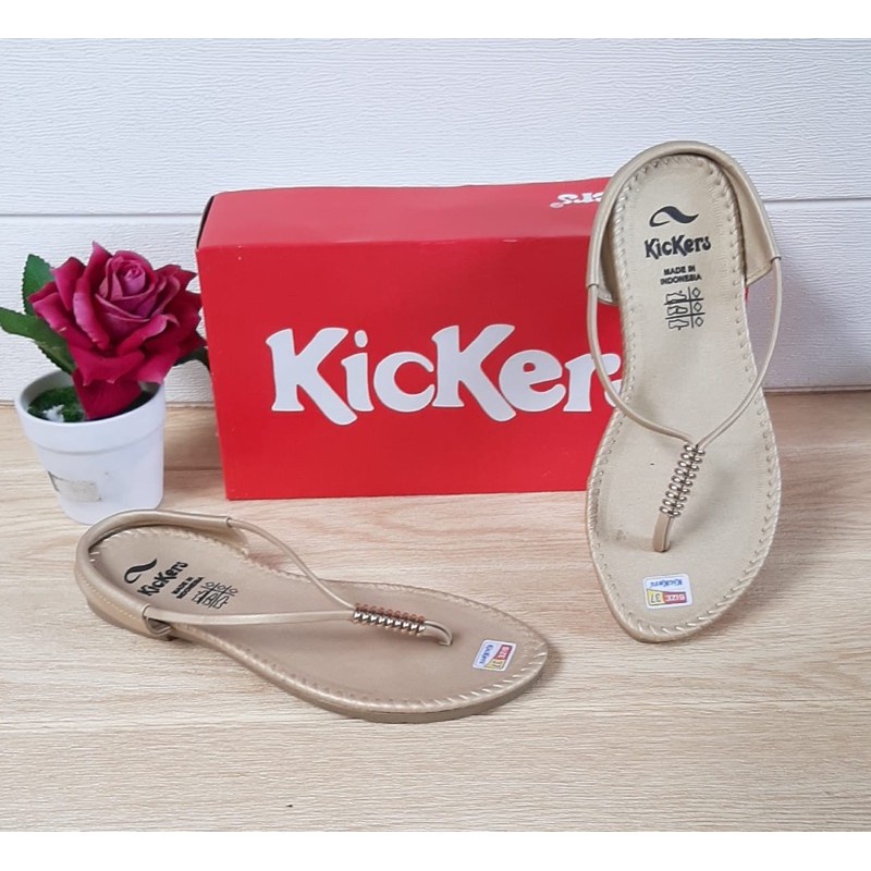 Sandal Wanita Teplek Terbaru Kickers | Sandal Cewek Kekinian | Sandal Fashionable