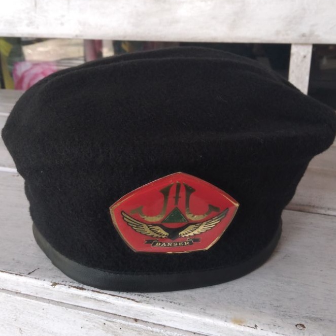 Baret Banser tebal plus pin 6x6cm hitam