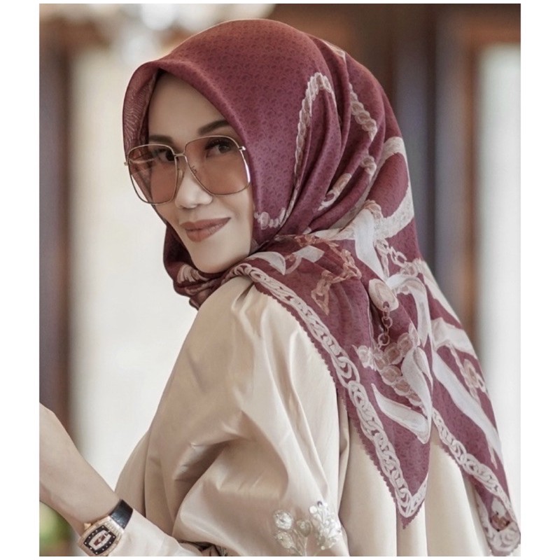 Buttonscarves Chain Series Ruby Preloved