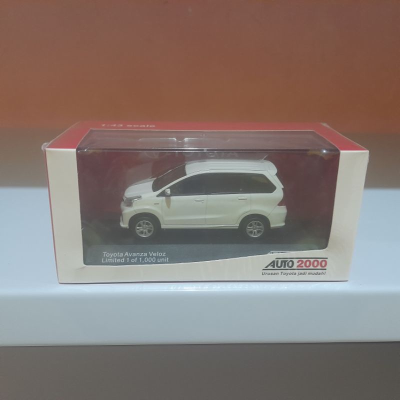 Diecast Miniatur Avanza Veloz Putih Auto2000