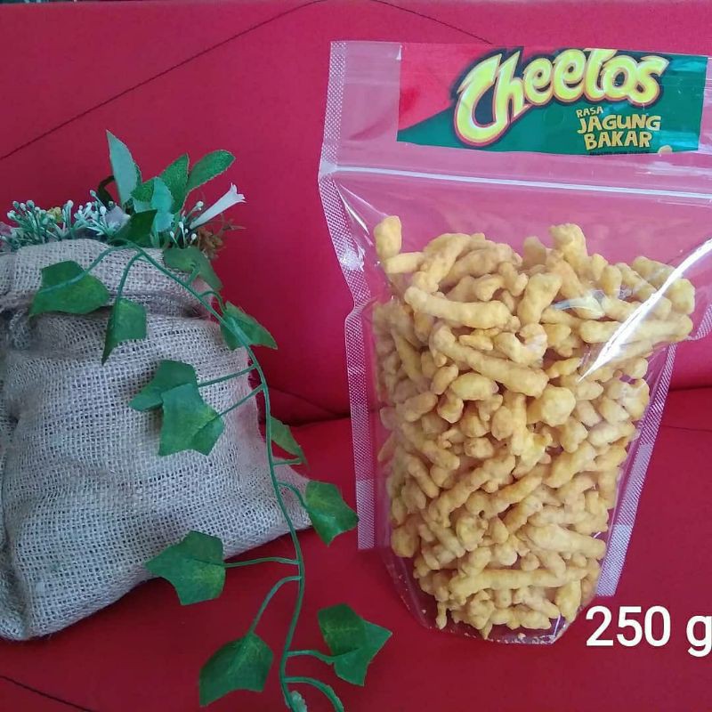 

INDOFOOD / CHETOS JAGUNG 250GRAM / SNACK KILOAN / JAJANAN /CEMILAN