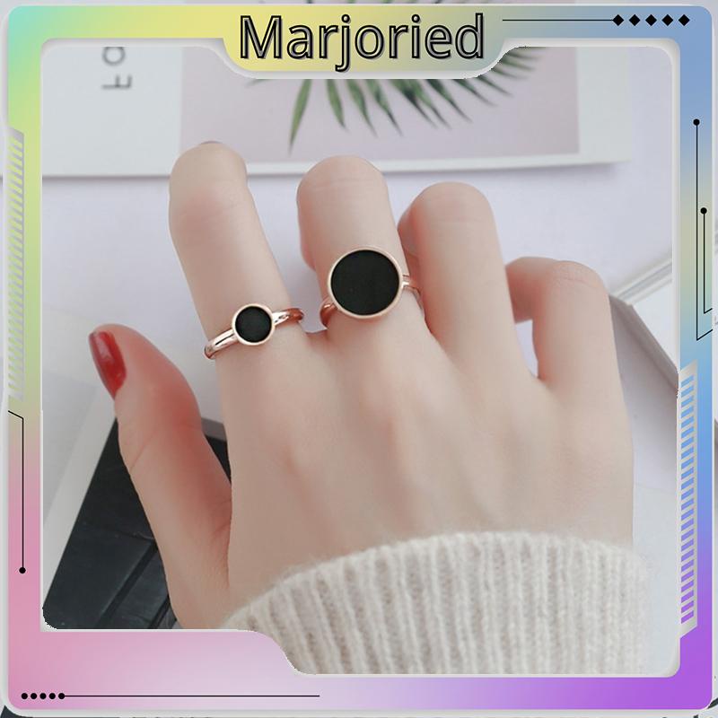 Cincin Titanium Premium Anti Karat Lapis Emas 18K Bentuk Bulat Cincin Wanita Bulat Hitam Anti Hitam-MJD