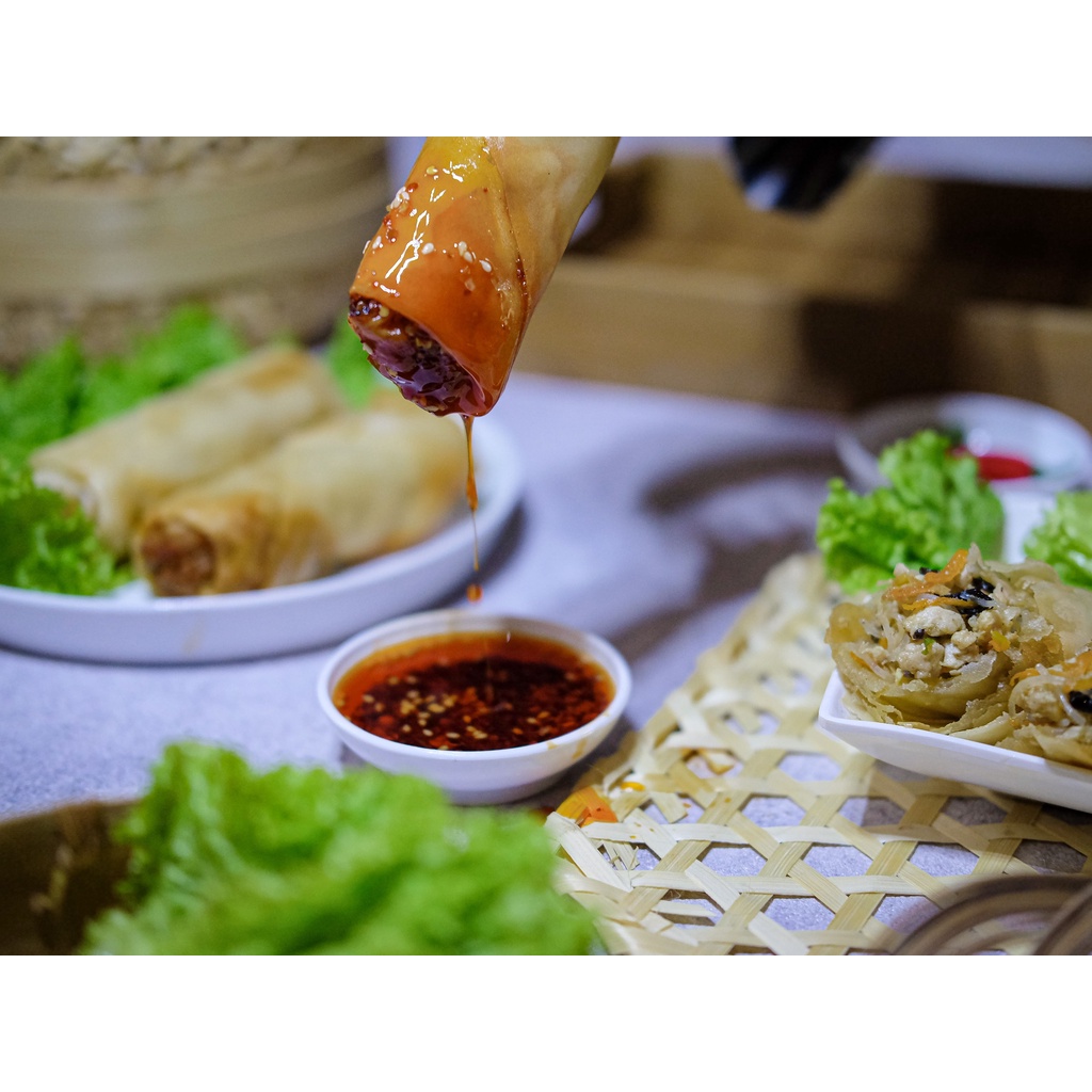 

LUMPIA BADAK PREMIUM FROZEN ISI 5 PIECES KHAS BANDUNG PLUS HOT CHILI OIL SACHET / LUMPIA BANDUNG ASLI ENAK