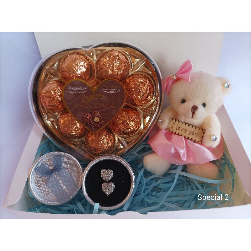 

Hampers Hadiah Kado Coklat Aksesoris Valentine Gift