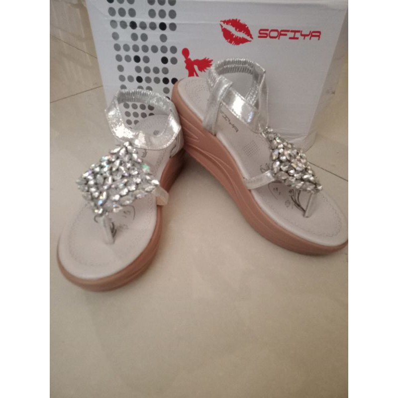 SEPATU WEDGES SOFIYA