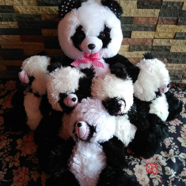 Boneka beranak panda