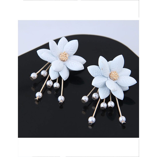 LRC Anting Tusuk Fashion White Flower Shape Decorated Earrings A56991