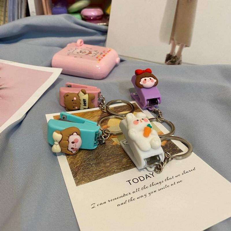 

Gantungan Kunci Strapler Boneka Unik Alat Tulis Sekolah Lucu Kado Viral Unik Termurah