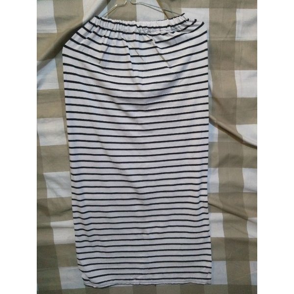 rok span garis putih