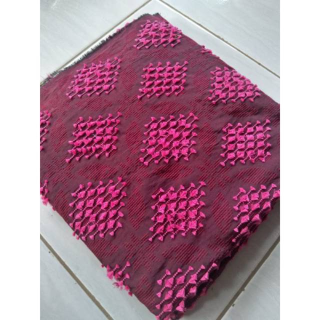 Kain tenun sutra bulu