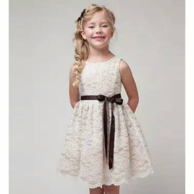 Dress brukat pita aina
