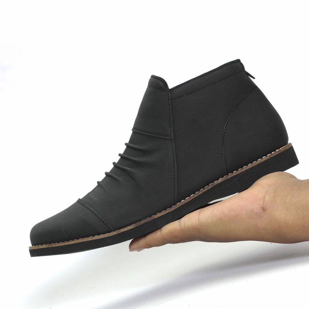 Sepatu Casual Sneakers Pria Pantofel Hitam Kulit Syntec Kerja Kantor Eigth Wringkle T202