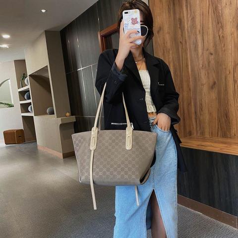 TAS WANITA SELEMPANG BQ3285 BRONZE