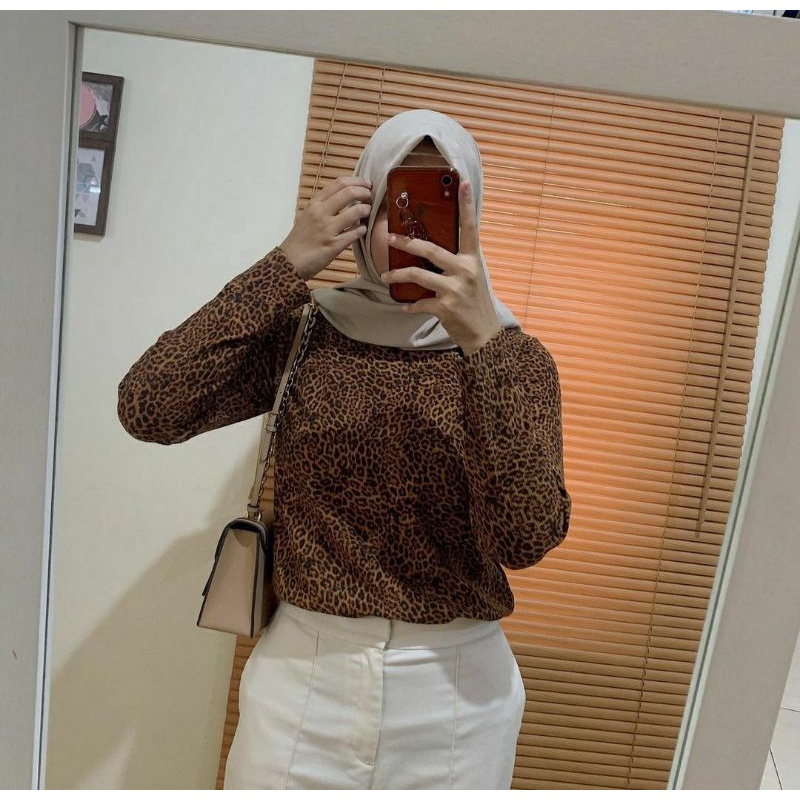 Kaos Lengan Panjang Motif Leopard