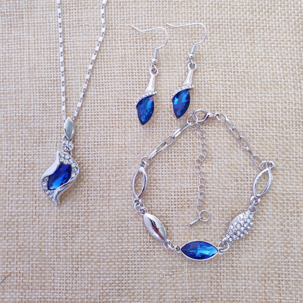 Hu Hu Hu Hu Hu Alat Bantu Pasang Kacamata♡ 1 Set Kalung Gelang Kristal Imitasi Bahan Alloy Untuk Wanita