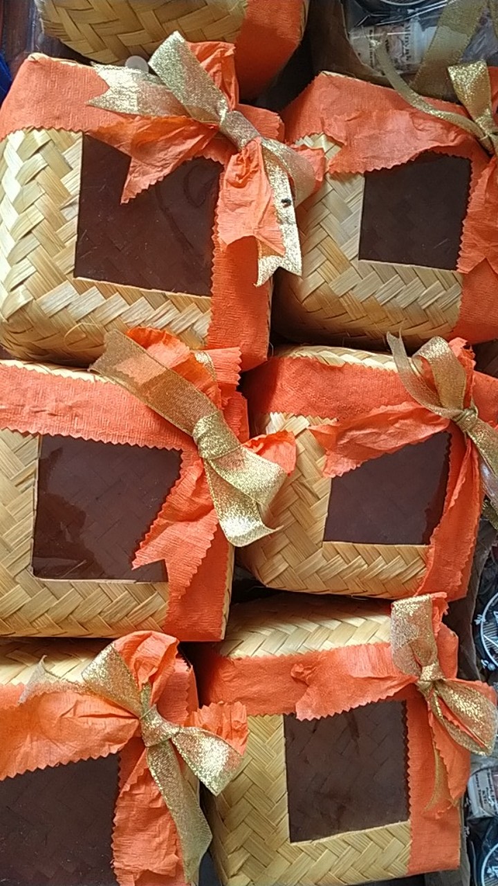 Sepasang Besek Mika 15x15cm Natural Besek Anyaman Bambu Besekjogja Besek Mika Besek Warna Warni