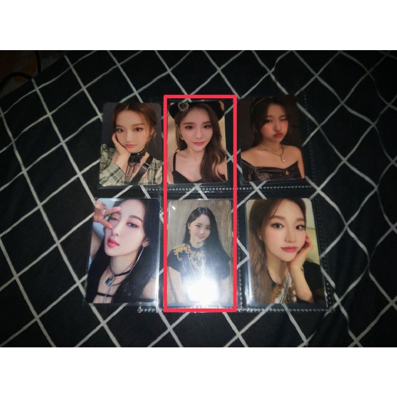 loona heejin vivi choerry yves gowon photocards pc