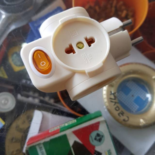 Cok cabang empat saklar