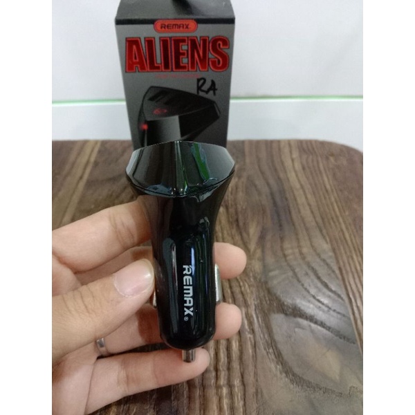 CAR CHARGER REMAX ALIENS 4.2A