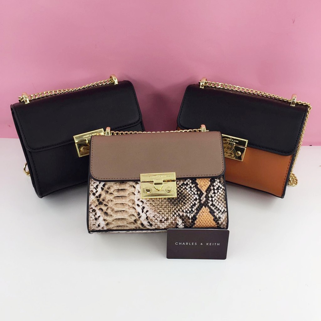 TAS IMPOR CHARLES N KEITH MINI PADLOCK