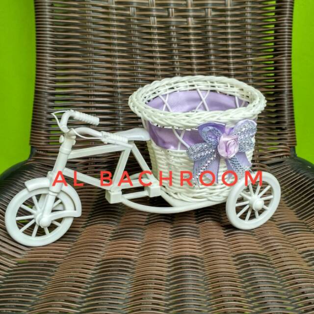 Pot keranjang sepeda sadel plastik bunga plastik P060