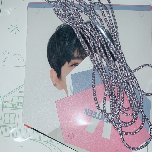 SEVENTEEN CARATLAND GARLAND