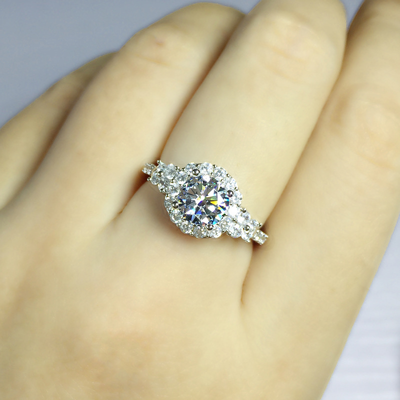 Cincin Moissanite Mewah Untuk Wanita