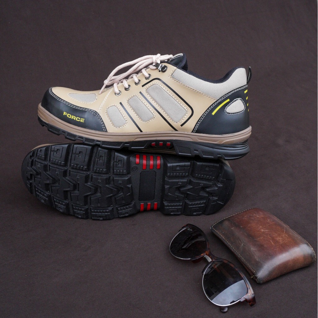 Sepatu boots black force alder Cream Sepatu gunung hikking touring kulit sintetis Model boots pendek