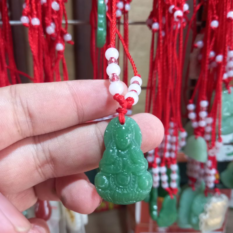 kalung liontin kwan im giok hijau
