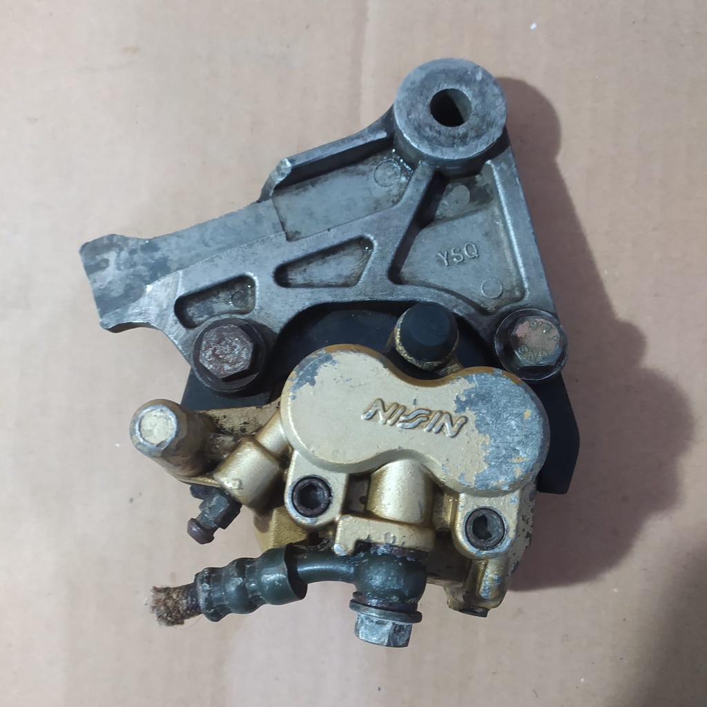 Kaliper pengereman cakram belakang satria 2 tak hiu asli suzuki satria 2tak original