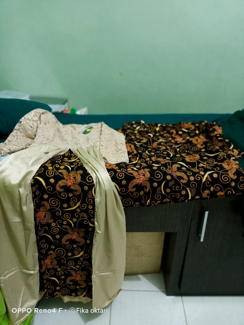 Maura Couple - Sania Ruffle Batik Couple Ori Ndoro Jowi Dnt Garansi Termurah Shopee - Sarwendah