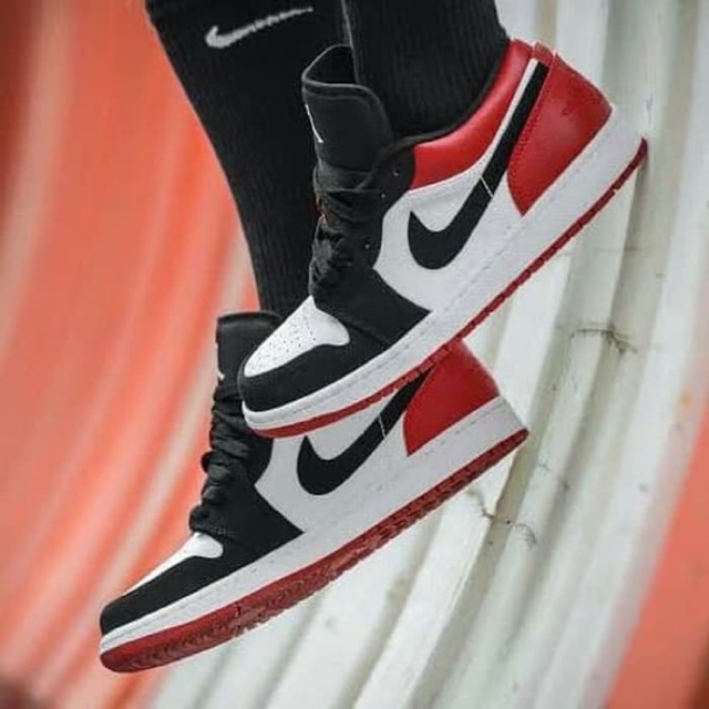aj1 low black toe