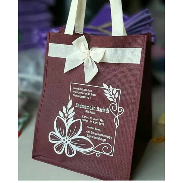 

Tas hajatan pita/tas hantaran size box nasi 20×20×T30
