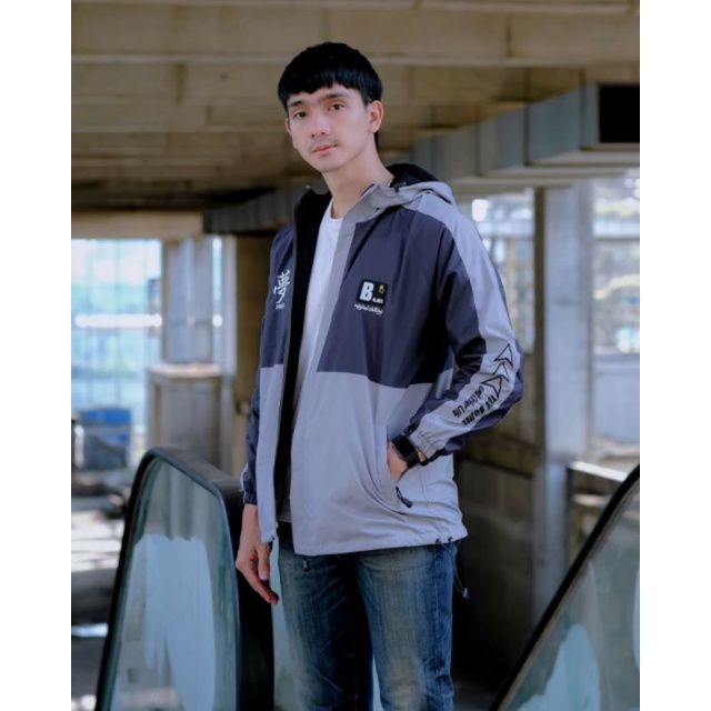 JAKET PRIA WATERPROOF PARASUT OUTERWEAR PRIA STYLE OUTFIT JAKET PENGENDARA MOTOR KEKINIAN