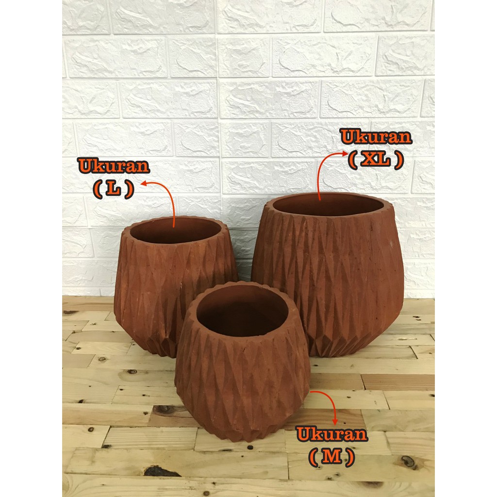 Pot Gerabah Terracotta / Terakota / Pot Diamond M ( D = 13, T = 17,5 )