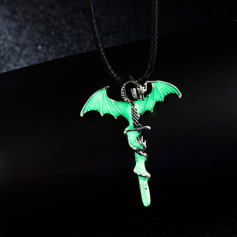 Kalung Rantai Liontin Naga Luminous Glow In the dark Gaya Punk Vintage Untuk Pria