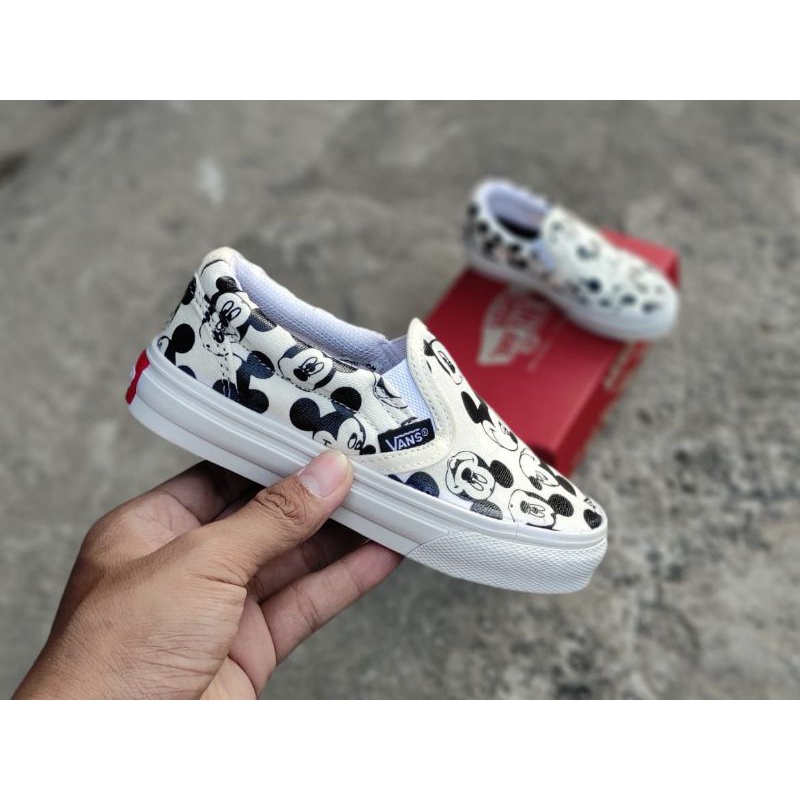 junior slip on vans