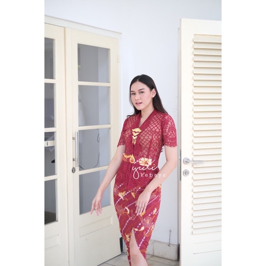 Kebaya Semi italy Special Maroon