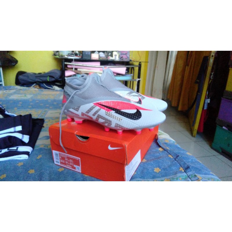 Sepatu Bola Nike Phantom VSN 2 Academy DF FG/MG ORIGINAL CD4156-906