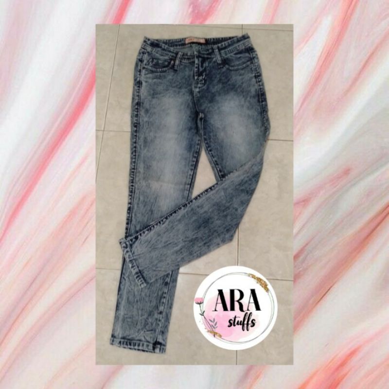 [PRELOVED] CELANA JEANS HASSENDA CEWEK