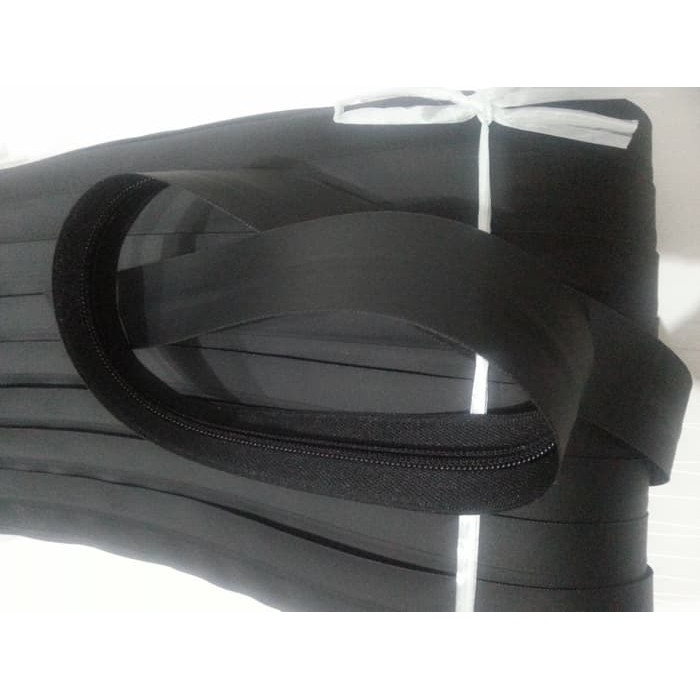 Daun Resleting waterproof meteran no.5 untuk tas, kemah,dll anti air anti badai.