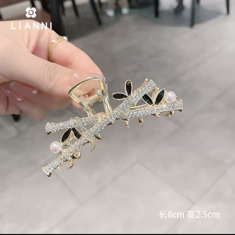 Jepit Rambut Bentuk Hiu Aksen Mutiara Dan Berlian Imitasi Bahan metal Gaya Korea
