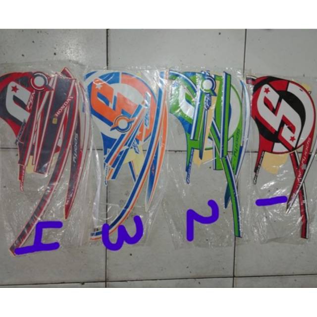 Striping-lis-sticker body scoopy tahun 2015