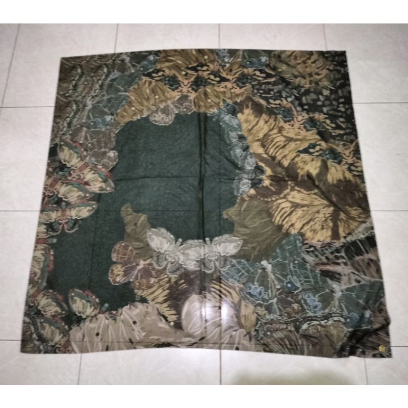 preloved buttonscarves farsha jungle